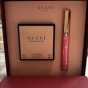 Gucci Glow Highlighter and Gloss - Radiant Pink